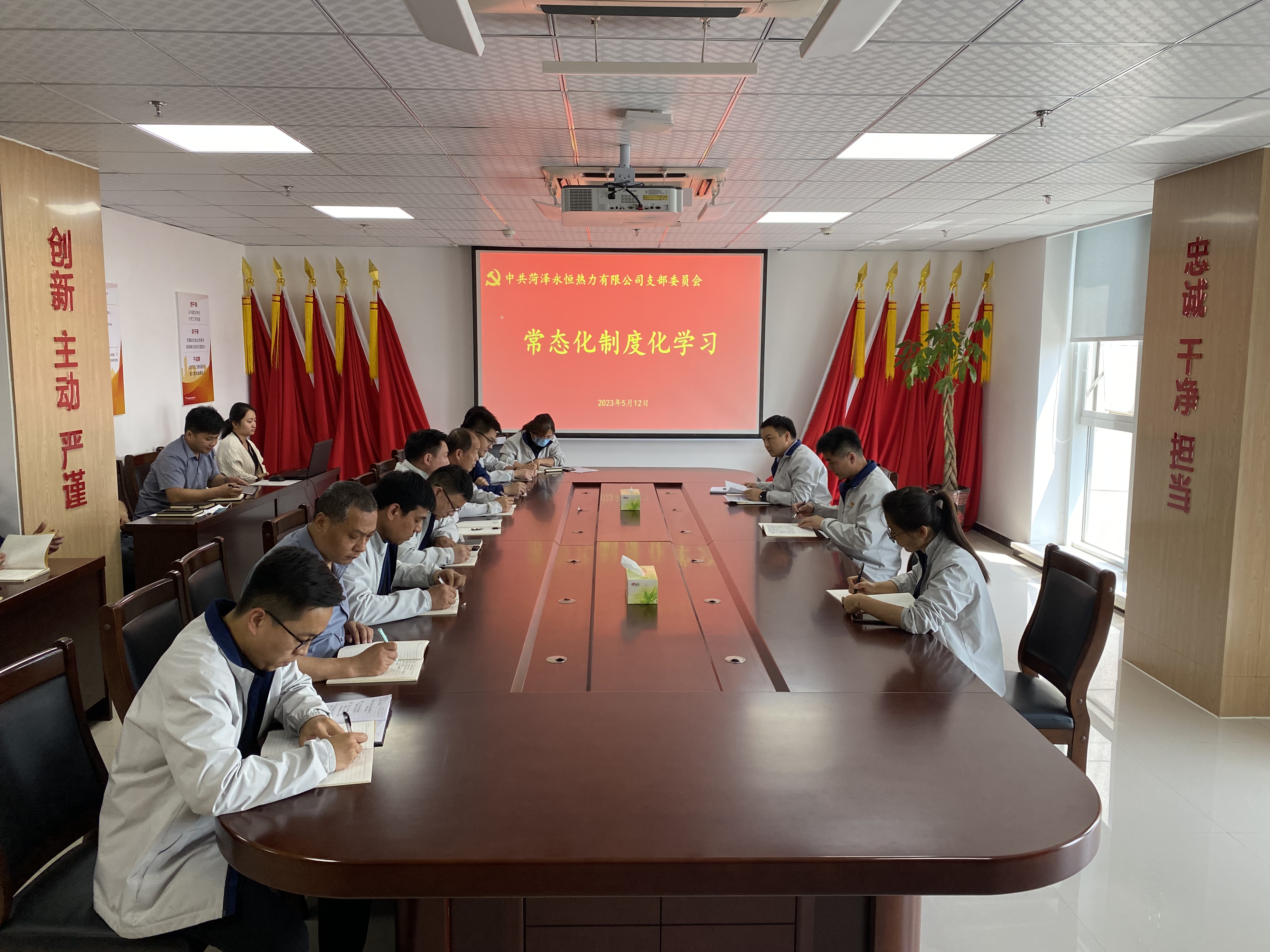 7e995566286a429f3a64b1c9994a203.jpg 7e995566286a429f3a64b1c9994a203.jpg